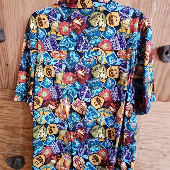 Disney Parks Attractions Button Shirt Size Large - Picture 4 of 4